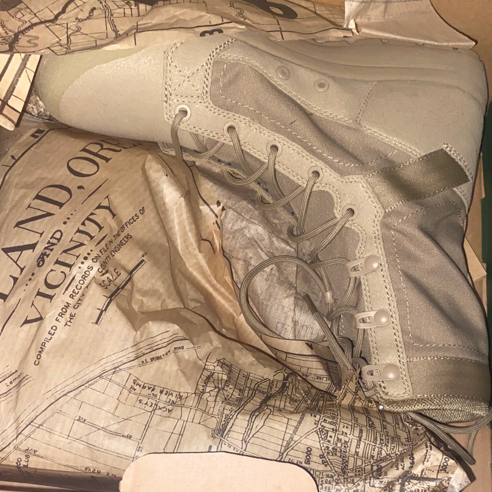 Tactical Lace-Up Boots in Beige and Olive